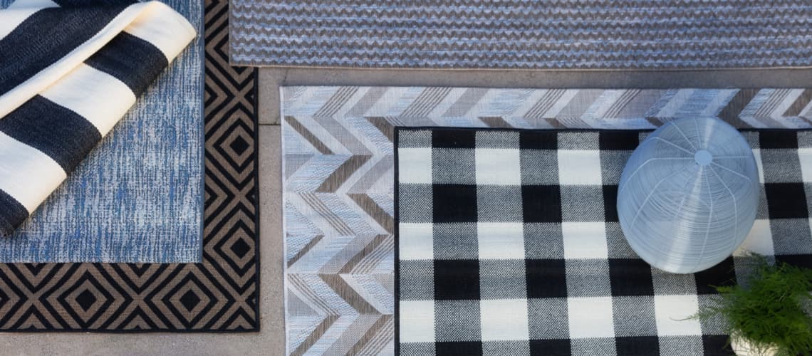 what are different shapes of area rugs