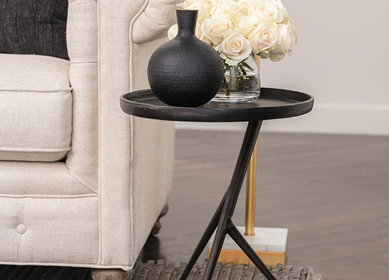 Quick tips how to decorate side table in living room for a stylish look