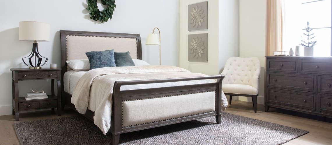sleigh bed decorating ideas