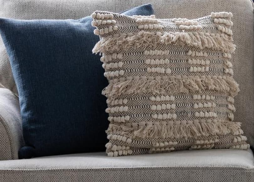 Throw Pillow Combinations + How to Arrange Pillows Like a Pro