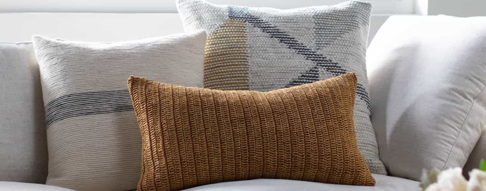 How to Mix and Match Throw Pillows Like a Pro