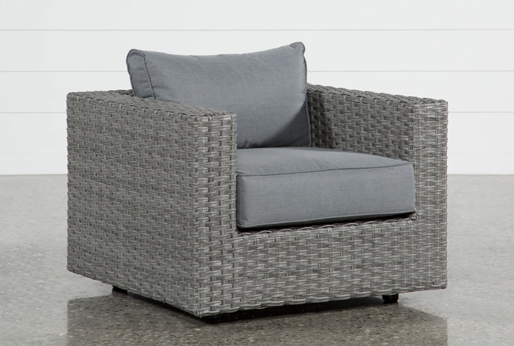 Koro Outdoor Lounge Chair
