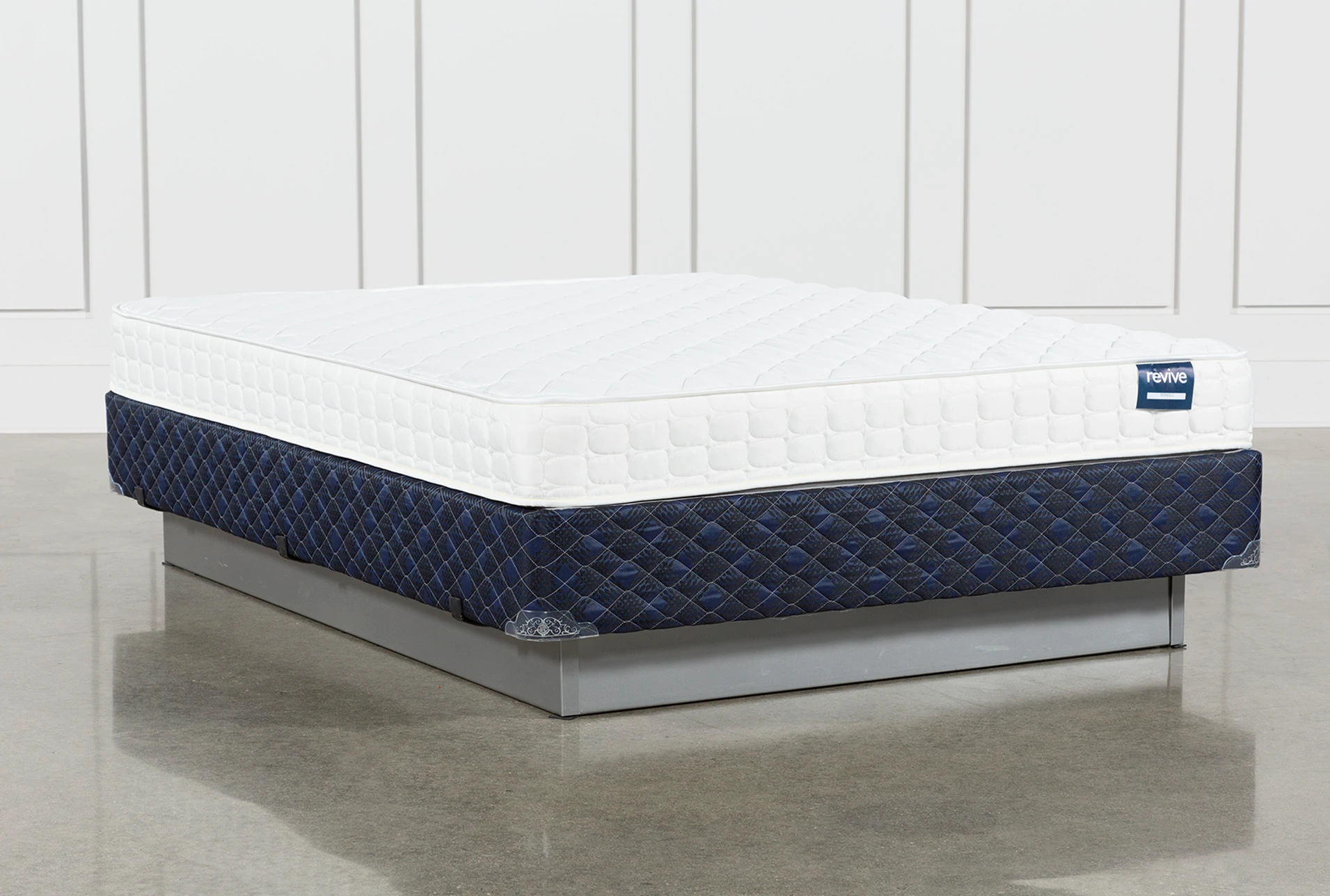 living spaces furniture queen mattress