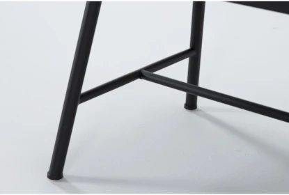 Melody Metal Spindle Bench - Detail