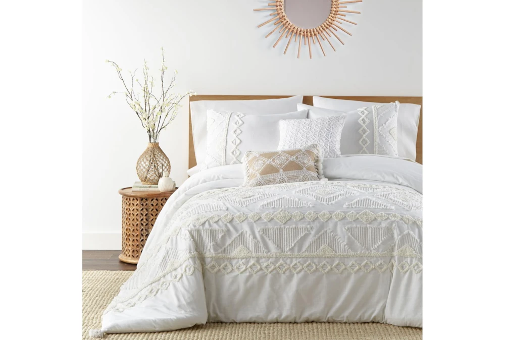 King Comforter-3 Piece Set Tribal Jacquard In Tufted Chenille And Frayed Cotton White